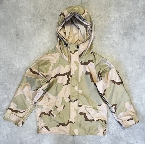 アメリカ軍 US ARMY ECWCS "GEN1後期モデル" GORE-TEX パーカー デザートカモ L-SHORT (VINTAGE) 「Jacket」入荷しました。