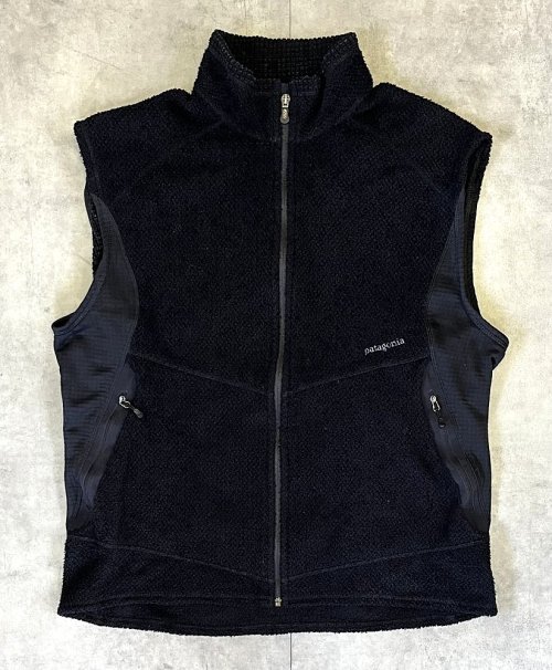 05'S PATAGONIA レギュレーター R2 フルジップ フリースベスト ブラック (VINTAGE) 「No Sleeve」入荷しました。