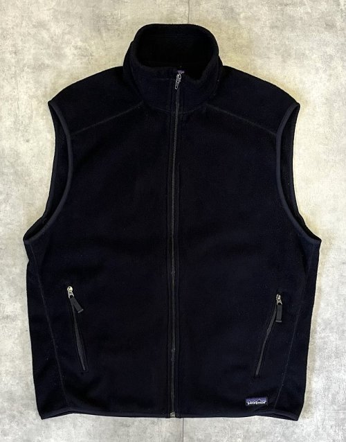 PATAGONIA "SYNCHILLA" 裾ロゴ フルジップ フリースベスト ブラック (VINTAGE) 「No Sleeve」入荷しました。