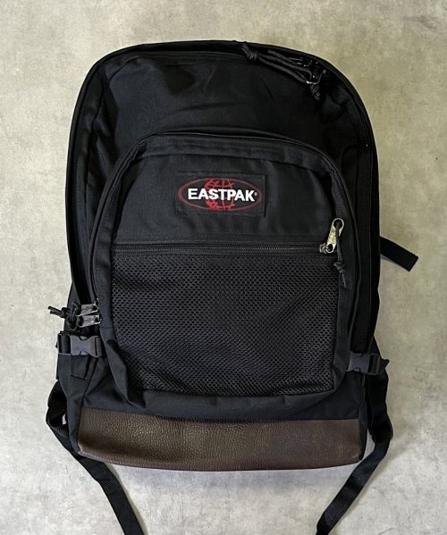 90'S EASTPAK 旧タグ ボトムレザー ナイロン バックパック ブラック USA製 (VINTAGE) 「Bag」入荷しました。