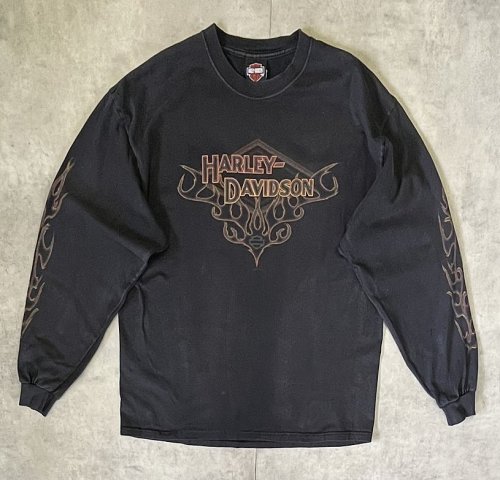 00'S HARLEY DAVIDSON 両面プリント 袖フレイム 長袖 Tシャツ フェードブラック USA製 (VINTAGE) 「T-Shirt」入荷しました。