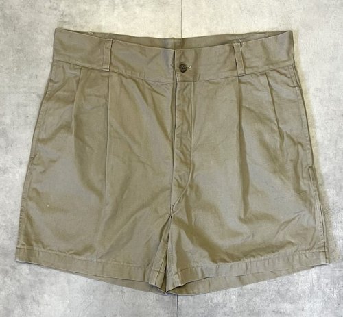 50'S イタリア軍 コットン100% ボタンフライ プリーツ入り チノショーツ ベージュ (MINT CONDITION) 「Shorts」入荷しました。