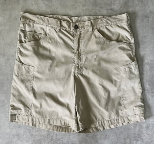 00'S PATAGONIA ナイロン スタンドアップショーツ ベージュ (VINTAGE)「Shorts」入荷しました。