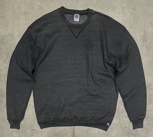 90'S RUSSELL ATHLETIC 前Vガゼット付き クルーネック スウェットシャツ チャコール USA製 (VINTAGE)「Sweat Shirt」入荷しました。