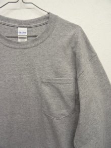 他の写真2: GILDAN ポケット付き ロングスリーブ Tシャツ GREY (NEW)