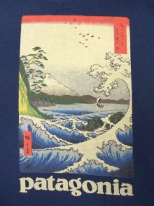 他の写真1: PATAGONIA "冨士三十六景　駿河薩タ之海上" 長袖 Tシャツ USA製 (VINTAGE)