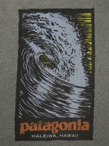 他の写真1: PATAGONIA HALEIWA限定 波バックプリント 半袖 Tシャツ USA製 (USED)
