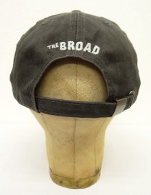 他の写真2: 日本未発売 THE BROAD 現代美術館 オフィシャル キャップ (NEW)