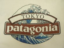 他の写真3: 90'S PATAGONIA 黒タグ TOKYOストア限定 北斎波プリント 半袖Tシャツ USA製 (VINTAGE)