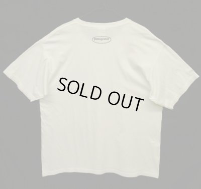 画像4: 90'S PATAGONIA "BENEFICIAL T'S" 染み込みプリント オーバルロゴ 半袖 Tシャツ ホワイト (VINTAGE)