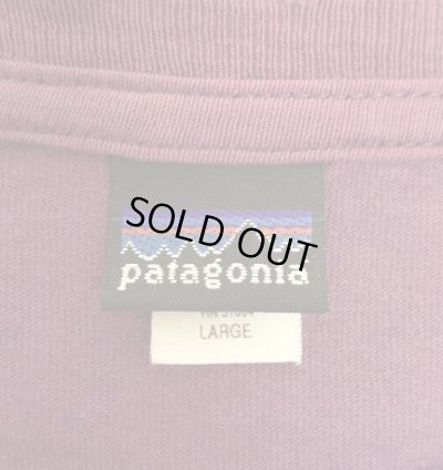 画像4: 90'S PATAGONIA 黒タグ シングルステッチ 半袖 Tシャツ ダークパープル USA製 (VINTAGE)