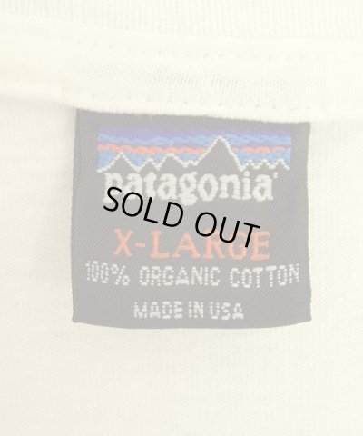 画像2: 90'S PATAGONIA 黒タグ オーバルロゴ バックプリント 長袖 Tシャツ ホワイト USA製 (VINTAGE)