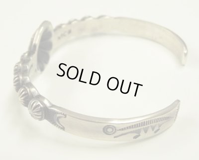 画像2: ナバホ族 インディアンジュエリー "MARTHA CAYATINETO" スタンプワーク シルバー コンチョバングル (NEW)