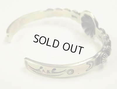 画像3: ナバホ族 インディアンジュエリー "MARTHA CAYATINETO" スタンプワーク シルバー コンチョバングル (NEW)