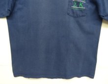 他の写真2: 90'S TEXAS CHRISTIAN UNIVERSITY 両面プリント ポケット付き Tシャツ ネイビー (VINTAGE)