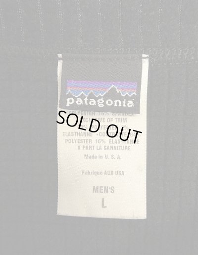 画像2: 00'S PATAGONIA 裾ロゴ レギュレーター R1 ハーフジップベスト ブラック USA製 (VINTAGE)