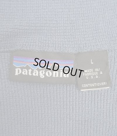 画像2: 00'S PATAGONIA 裾ロゴ レギュレーター R1 ハーフジップ ロングスリーブ ダークブルー USA製 (VINTAGE)