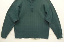他の写真3: 90'S EDDIE BAUER 黒タグ シングルステッチ 針抜きリブ 猫目ボタン ヘンリーネック 長袖 Tシャツ ダークグリーン USA製 (VINTAGE)