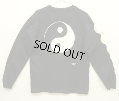 画像4: 90'S FASHION VICTIM "YIN & YANG" 袖＆両面プリント 長袖 Tシャツ ブラック USA製 (VINTAGE)