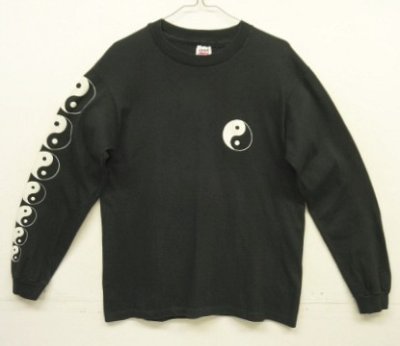 画像1: 90'S FASHION VICTIM "YIN & YANG" 袖＆両面プリント 長袖 Tシャツ ブラック USA製 (VINTAGE)