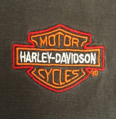 画像3: 90'S HARLEY DAVIDSON 両面ロゴ刺繍 モックネック 長袖 Tシャツ ブラック (VINTAGE)