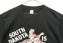 他の写真1: 80'S SILVER DOLLAR BAR "SOUTH DAKOTA" シングルステッチ 両面プリント 半袖 Tシャツ ブラック USA製 (VINTAGE)