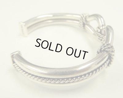 画像3: ナバホ族 インディアンジュエリー "STEVE ARVISO" ホースウィスパラー シルバーバングル (NEW)