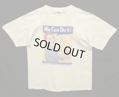 画像1: 90'S J.HOWARD MILLER "WE CAN DO IT!" 半袖 Tシャツ ホワイト (VINTAGE)