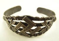 40'S ナバホ族 インディアンジュエリー "SWASTIKA & ARROW" シルバー バングル (VINTAGE)