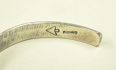 画像5: ナバホ族 インディアンジュエリー スタンプワーク シルバー トライアングルバングル (NEW)