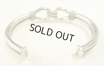 画像4: ナバホ族 インディアンジュエリー "STEVE ARVISO" ホースウィスパラー シルバーバングル (NEW)