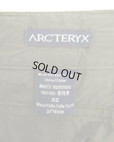 画像2: ARC'TERYX "サンウエストタグ" RAMPART SHORT 斜めポケット カーゴショーツ ダークカーキ (USED)