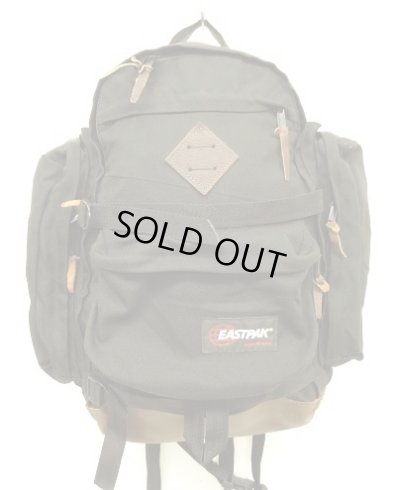 画像1: 80'S EASTPAK 旧タグ 両サイド収納付き ボトムレザー ナイロン バックパック ブラック USA製 (VINTAGE)