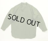 50'S スウェーデン軍 M55 初期モデル スタンドカラーシャツ ダークグリーン (DEADSTOCK)