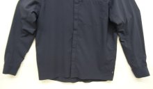 他の写真3: ARC'TERYX "SKYLINE LS SHIRT" 比翼付き スナップボタン ナイロンシャツ ネイビー (USED)
