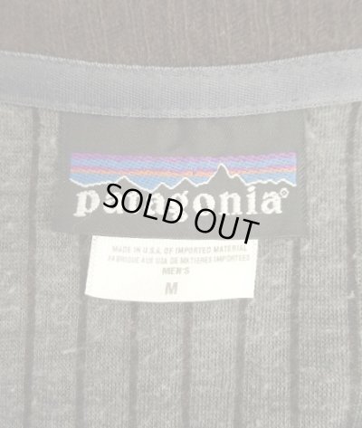 画像2: 05'S PATAGONIA 裾ロゴ Vネック ニット ダークブラウン USA製 (VINTAGE)