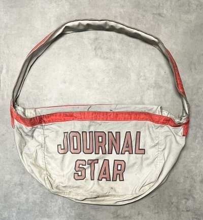 画像1: 60'S JOURNAL STAR 染み込みプリント ニュースペーパーバッグ オフホワイト/オレンジ (VINTAGE)
