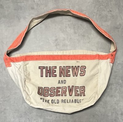 画像1: 60'S THE NEWS AND OBSERVER 染み込みプリント ニュースペーパーバッグ オフホワイト/オレンジ (VINTAGE)