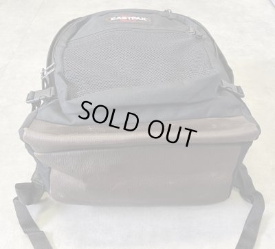 画像8: 90'S EASTPAK 旧タグ ボトムレザー ナイロン バックパック ブラック USA製 (VINTAGE)