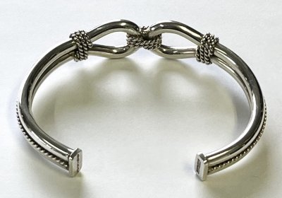 画像3: ナバホ族 インディアンジュエリー "STEVE ARVISO" ホースウィスパラー シルバーバングル (NEW)