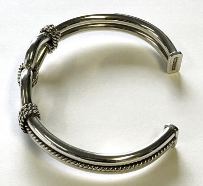 画像2: ナバホ族 インディアンジュエリー "STEVE ARVISO" ホースウィスパラー シルバーバングル (NEW)