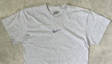 他の写真1: 00'S NIKE センターロゴ 半袖 Tシャツ グレー (VINTAGE)