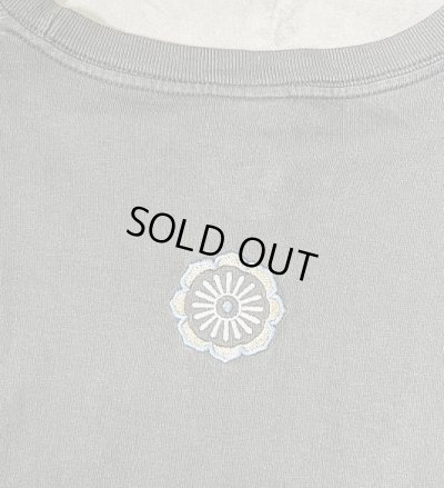 画像5: 00'S PATAGONIA  x LOTUS DESIGNS "BENEFICIAL T'S" 両面ロゴ刺繍 長袖 Tシャツ オリーブ (VINTAGE)