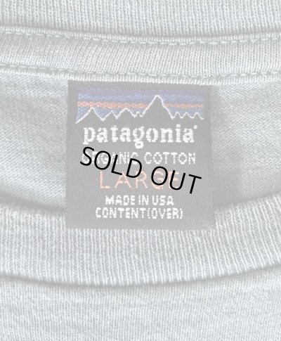 画像2: 90'S PATAGONIA 黒タグ オーバルロゴ刺繍 半袖 ポケット付きTシャツ ブルーグレー USA製 (VINTAGE)