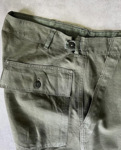 画像4: 60'S アメリカ軍 US ARMY "OG107" 初期モデル コットンサテン 平ボタン ベイカーパンツ ツートンカラー (VINTAGE)