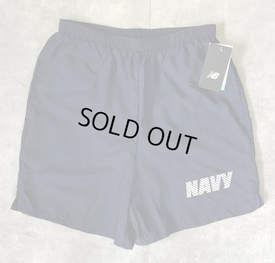 画像1: アメリカ軍 US NAVY "NEW BALANCE製" ナイロン トレーニングショーツ USA製 (DEADSTOCK)