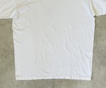 他の写真3: 90'S JUST FOR FEET "NEW BALANCE 1600" シングルステッチ 両面＆袖プリント 半袖 Tシャツ ホワイト USA製 (VINTAGE)