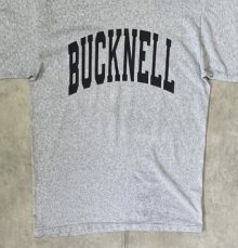 他の写真3: 90'S THE COTTON EXCHANGE "BUCKNELL" シングルステッチ 両面プリント 半袖 Tシャツ ヘザーグレー USA製 (VINTAGE)