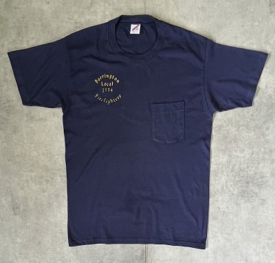 画像1: 80'S BARRINGTON FIREFIGHTERS シングルステッチ 半袖 ポケット付き Tシャツ ネイビー USA製 (VINTAGE)