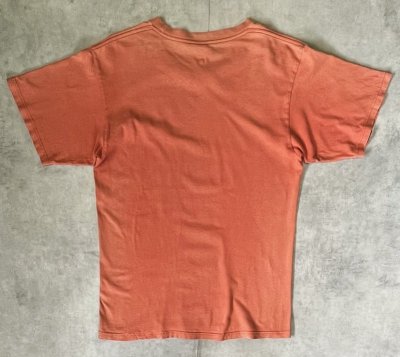画像4: 90'S PATAGONIA "BENEFICIAL T'S" ロゴ刺繍 半袖 Tシャツ フェードオレンジ (VINTAGE)